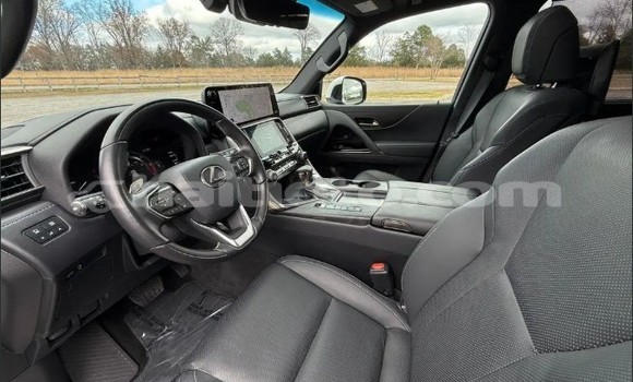 Buy Used Lexus LX White Car in Anse-d'Hainault in Grand'Anse Buy Used Lexus LX White Car in Anse-d'Hainault in Grand'Anse