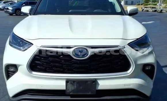 Buy Used Toyota Highlander White Car in Cap-Haitien in Nord