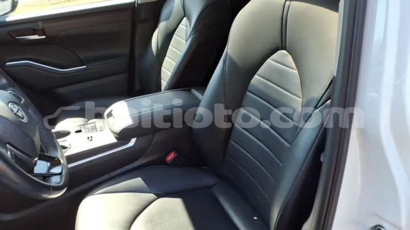Big with watermark toyota highlander nord cap haitien 4162