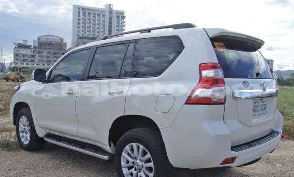 Acheter Occasion Voiture Toyota Land Cruiser Prado Blanc à Cap-Haitien, Nord