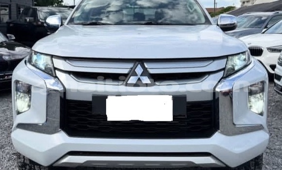 Acheter Occasion Voiture Mitsubishi L200 Blanc à Cap-Haitien, Nord Acheter Occasion Voiture Mitsubishi L200 Blanc à Cap-Haitien, Nord