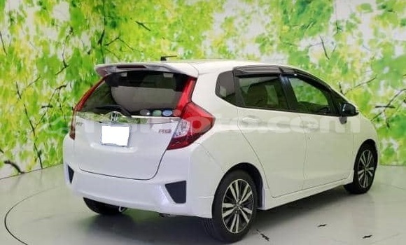 Acheter Occasion Voiture Honda FIT Blanc à Cap-Haitien, Nord Acheter Occasion Voiture Honda FIT Blanc à Cap-Haitien, Nord
