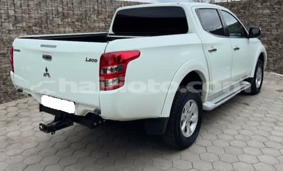 Acheter Occasion Voiture Mitsubishi L200 Blanc à Cap-Haitien, Nord Acheter Occasion Voiture Mitsubishi L200 Blanc à Cap-Haitien, Nord