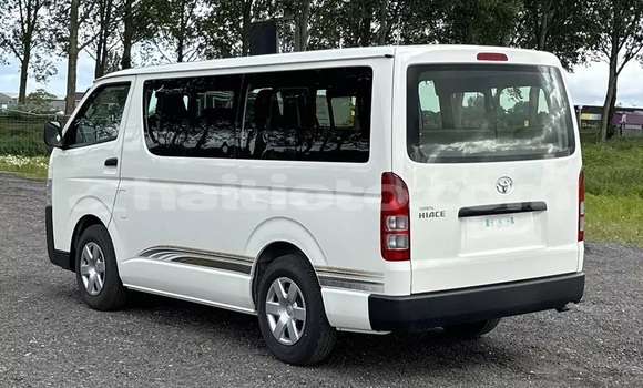 Buy Used Toyota Hiace White Car in Cap-Haitien in Nord Buy Used Toyota Hiace White Car in Cap-Haitien in Nord