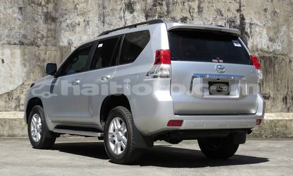 Acheter Occasion Voiture Toyota Land Cruiser Prado Blanc à Port-au-Prince, Ouest