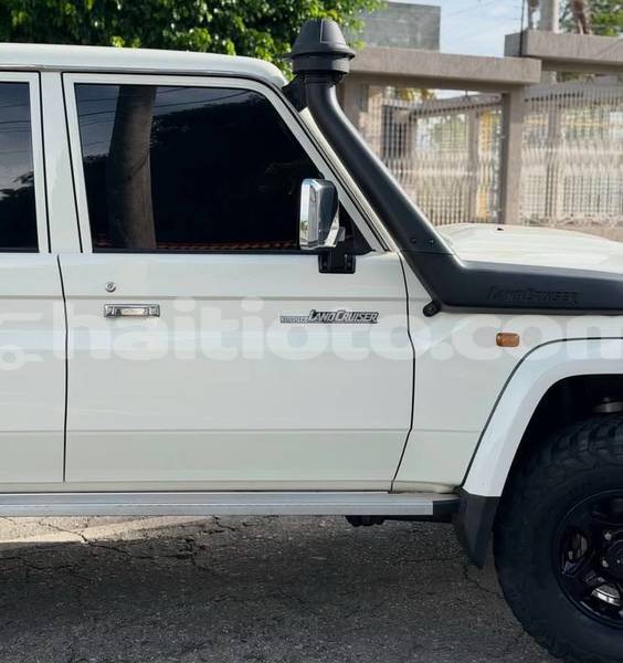 Big with watermark toyota land cruiser nord cap haitien 4204