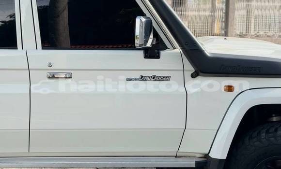 Acheter Occasion Voiture Toyota Land Cruiser Blanc à Cap-Haitien, Nord Acheter Occasion Voiture Toyota Land Cruiser Blanc à Cap-Haitien, Nord