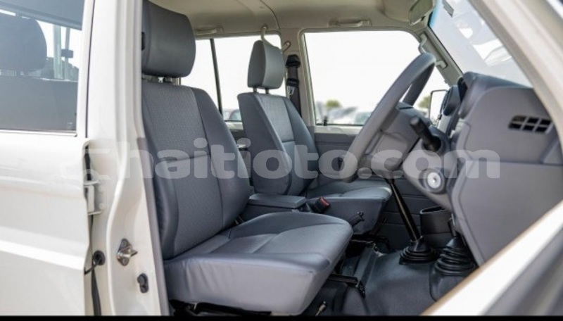 Big with watermark toyota land cruiser nord cap haitien 4204