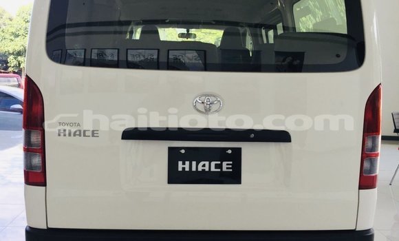 Buy Used Toyota Hiace White Car in Grande Riviere du Nord in Nord Buy Used Toyota Hiace White Car in Grande Riviere du Nord in Nord