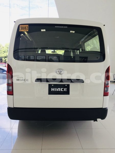 Big with watermark toyota hiace ouest carrefour 4215