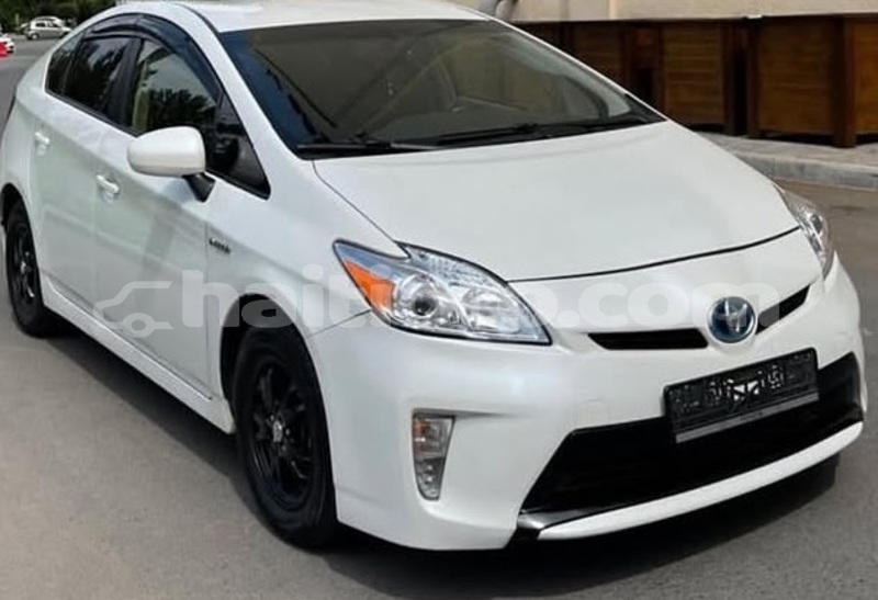 Big with watermark toyota prius nord cap haitien 4224