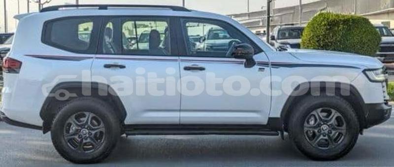 Big with watermark toyota land cruiser nord cap haitien 4231