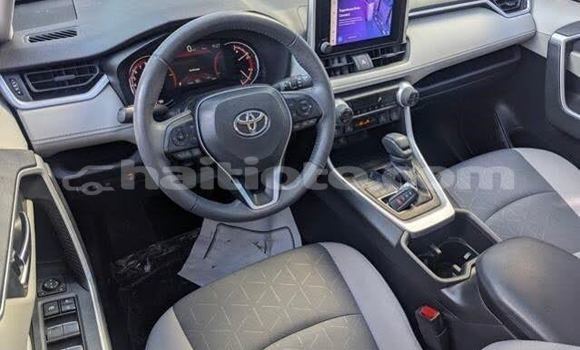 Acheter Occasion Voiture Toyota RAV4 Blanc à Cap-Haitien, Nord Acheter Occasion Voiture Toyota RAV4 Blanc à Cap-Haitien, Nord