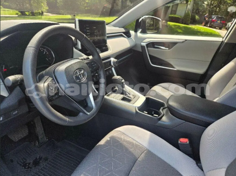 Big with watermark toyota rav4 nord cap haitien 4258