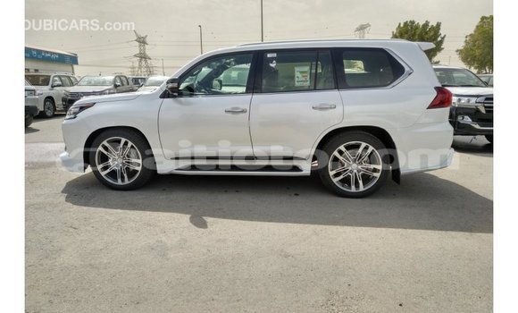 Acheter Import Voiture Lexus LX Blanc à Import - Dubai, Artibonite Acheter Import Voiture Lexus LX Blanc à Import - Dubai, Artibonite