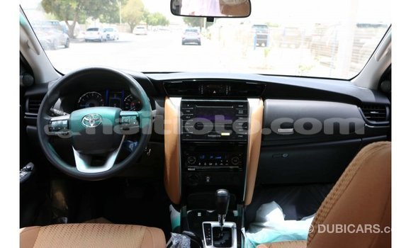 Acheter Import Voiture Toyota Fortuner Noir à Import - Dubai, Artibonite Acheter Import Voiture Toyota Fortuner Noir à Import - Dubai, Artibonite