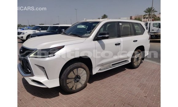 Acheter Import Voiture Lexus LX Blanc à Import - Dubai, Artibonite Acheter Import Voiture Lexus LX Blanc à Import - Dubai, Artibonite