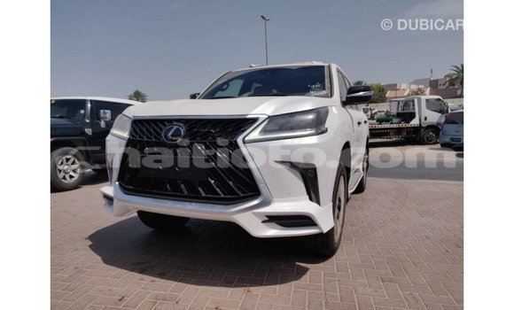 Acheter Import Voiture Lexus LX Blanc à Import - Dubai, Artibonite Acheter Import Voiture Lexus LX Blanc à Import - Dubai, Artibonite