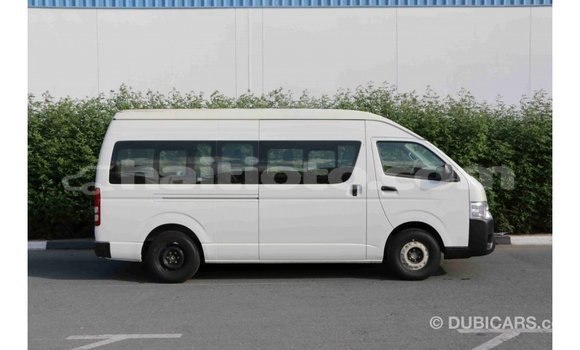 Acheter Import Voiture Toyota Hiace Blanc à Import - Dubai, Artibonite Acheter Import Voiture Toyota Hiace Blanc à Import - Dubai, Artibonite