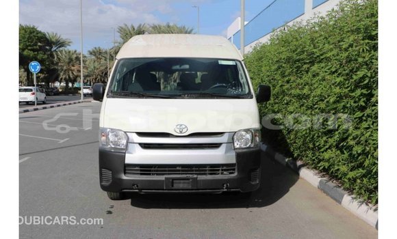 Acheter Import Voiture Toyota Hiace Blanc à Import - Dubai, Artibonite Acheter Import Voiture Toyota Hiace Blanc à Import - Dubai, Artibonite