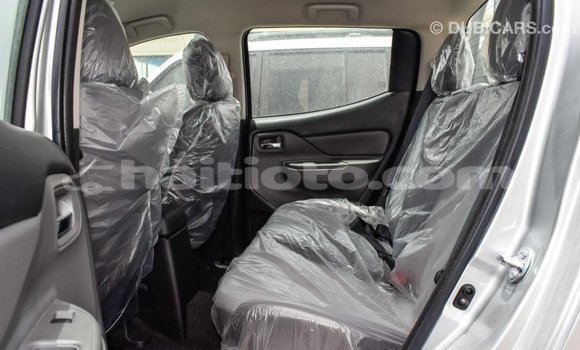 Acheter Import Voiture Mitsubishi L200 Autre à Import - Dubai, Artibonite Acheter Import Voiture Mitsubishi L200 Autre à Import - Dubai, Artibonite