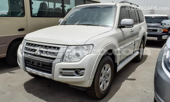 Acheter Import Voiture Mitsubishi Pajero Blanc à Import - Dubai, Artibonite Acheter Import Voiture Mitsubishi Pajero Blanc à Import - Dubai, Artibonite