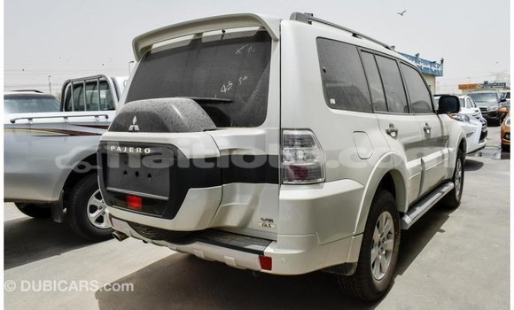 Acheter Import Voiture Mitsubishi Pajero Blanc à Import - Dubai, Artibonite Acheter Import Voiture Mitsubishi Pajero Blanc à Import - Dubai, Artibonite