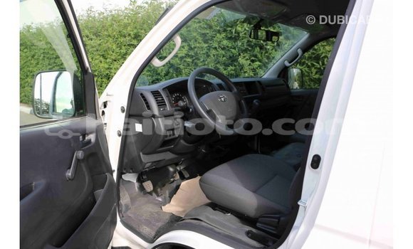 Acheter Import Voiture Toyota Hiace Blanc à Import - Dubai, Artibonite Acheter Import Voiture Toyota Hiace Blanc à Import - Dubai, Artibonite