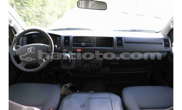 Acheter Import Voiture Toyota Hiace Blanc à Import - Dubai, Artibonite Acheter Import Voiture Toyota Hiace Blanc à Import - Dubai, Artibonite