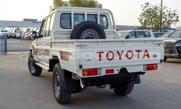 Acheter Import Voiture Toyota Land Cruiser Blanc à Import - Dubai, Artibonite Acheter Import Voiture Toyota Land Cruiser Blanc à Import - Dubai, Artibonite