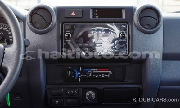 Acheter Import Voiture Toyota Land Cruiser Blanc à Import - Dubai, Artibonite Acheter Import Voiture Toyota Land Cruiser Blanc à Import - Dubai, Artibonite
