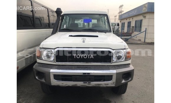 Acheter Import Voiture Toyota Land Cruiser Blanc à Import - Dubai, Artibonite Acheter Import Voiture Toyota Land Cruiser Blanc à Import - Dubai, Artibonite