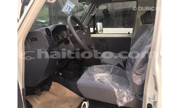 Acheter Import Voiture Toyota Land Cruiser Blanc à Import - Dubai, Artibonite Acheter Import Voiture Toyota Land Cruiser Blanc à Import - Dubai, Artibonite