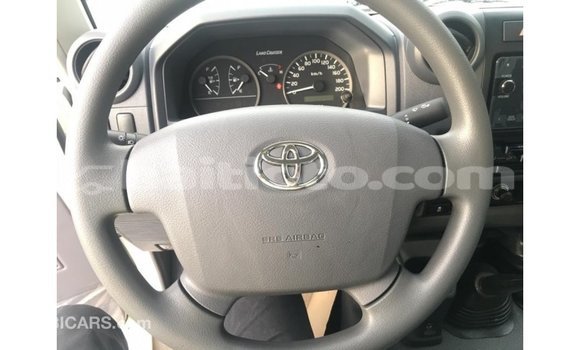 Acheter Import Voiture Toyota Land Cruiser Blanc à Import - Dubai, Artibonite Acheter Import Voiture Toyota Land Cruiser Blanc à Import - Dubai, Artibonite