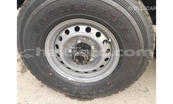 Acheter Import Voiture Toyota Land Cruiser Blanc à Import - Dubai, Artibonite Acheter Import Voiture Toyota Land Cruiser Blanc à Import - Dubai, Artibonite