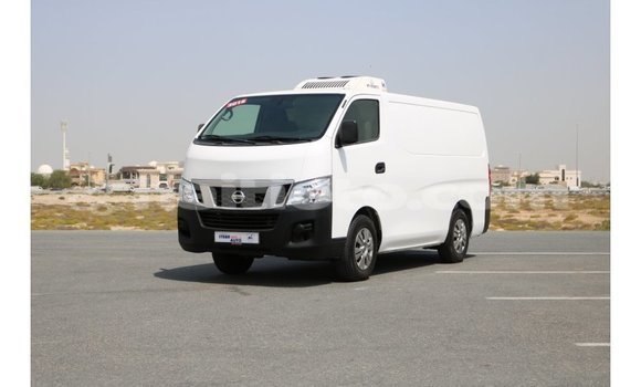 Acheter Import Voiture Nissan Urvan Blanc à Import - Dubai, Artibonite