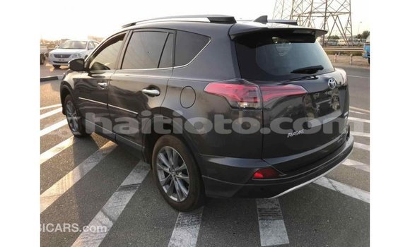 Acheter Import Utilitaire Toyota HiAce Noir à Import - Dubai, Artibonite Acheter Import Utilitaire Toyota HiAce Noir à Import - Dubai, Artibonite