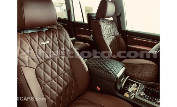 Acheter Import Voiture Toyota Land Cruiser Noir à Import - Dubai, Artibonite Acheter Import Voiture Toyota Land Cruiser Noir à Import - Dubai, Artibonite