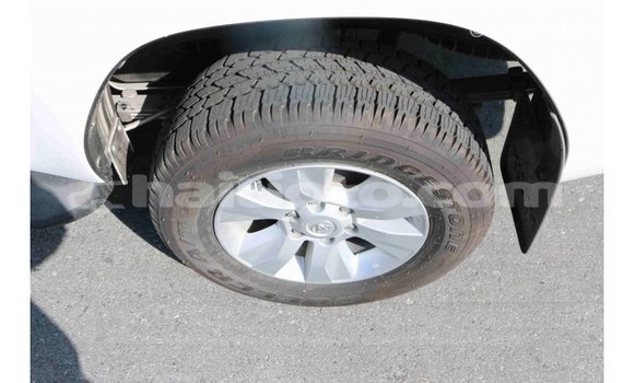 Acheter Import Voiture Toyota Hilux Noir à Import - Dubai, Artibonite Acheter Import Voiture Toyota Hilux Noir à Import - Dubai, Artibonite
