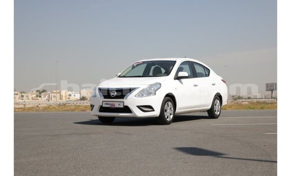 Acheter Import Voiture Nissan Sunny Blanc à Import - Dubai, Artibonite
