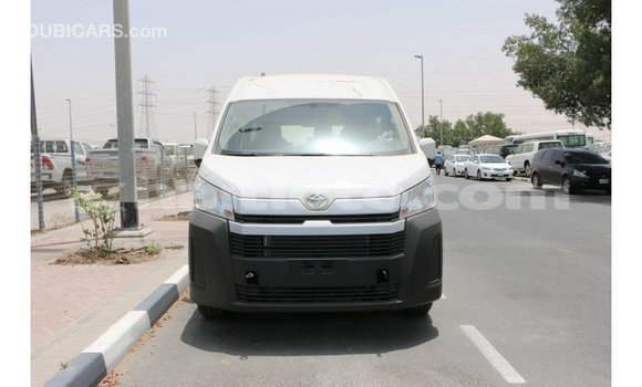 Acheter Import Voiture Toyota Hiace Blanc à Import - Dubai, Artibonite Acheter Import Voiture Toyota Hiace Blanc à Import - Dubai, Artibonite
