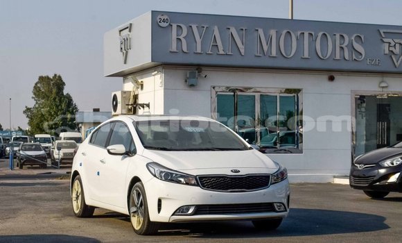 Acheter Import Voiture Kia Cerato Blanc à Import - Dubai, Artibonite