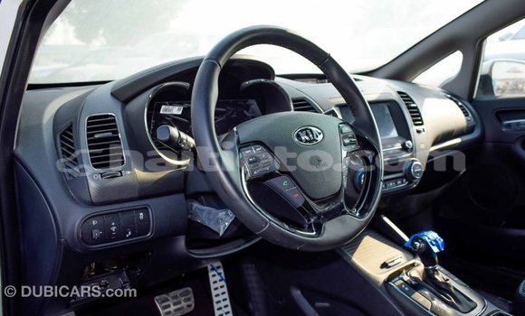 Acheter Import Voiture Kia Cerato Blanc à Import - Dubai, Artibonite Acheter Import Voiture Kia Cerato Blanc à Import - Dubai, Artibonite