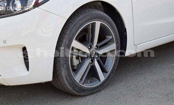 Acheter Import Voiture Kia Cerato Blanc à Import - Dubai, Artibonite Acheter Import Voiture Kia Cerato Blanc à Import - Dubai, Artibonite