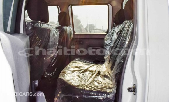 Acheter Import Voiture Nissan NP 300 Blanc à Import - Dubai, Artibonite Acheter Import Voiture Nissan NP 300 Blanc à Import - Dubai, Artibonite