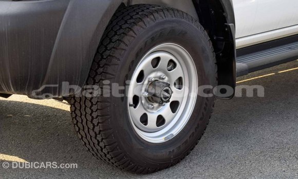 Acheter Import Voiture Nissan NP 300 Blanc à Import - Dubai, Artibonite Acheter Import Voiture Nissan NP 300 Blanc à Import - Dubai, Artibonite