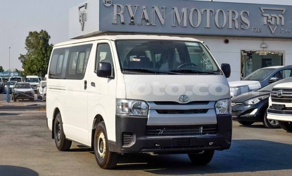 Acheter Import Voiture Toyota Hiace Blanc à Import - Dubai, Artibonite Acheter Import Voiture Toyota Hiace Blanc à Import - Dubai, Artibonite