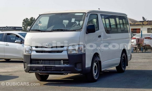 Acheter Import Voiture Toyota Hiace Blanc à Import - Dubai, Artibonite Acheter Import Voiture Toyota Hiace Blanc à Import - Dubai, Artibonite