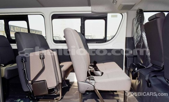 Acheter Import Voiture Toyota Hiace Blanc à Import - Dubai, Artibonite Acheter Import Voiture Toyota Hiace Blanc à Import - Dubai, Artibonite