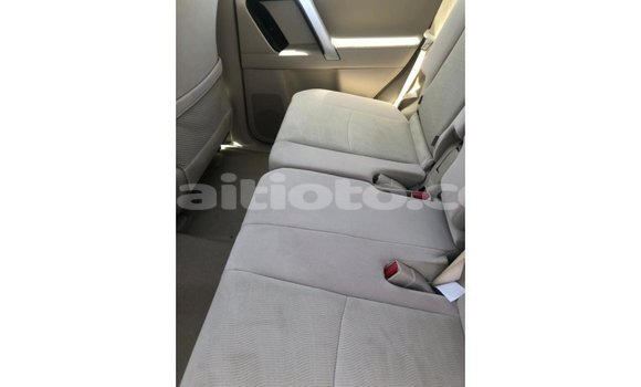 Acheter Import Voiture Toyota Prado Blanc à Import - Dubai, Artibonite Acheter Import Voiture Toyota Prado Blanc à Import - Dubai, Artibonite